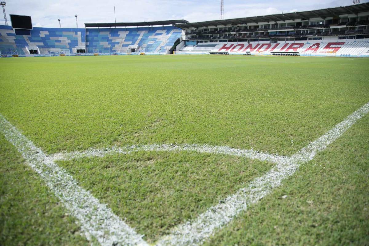 Así embellecen el Estadio Nacional para el Honduras - México: mantenimiento especial y los cambios en la cancha