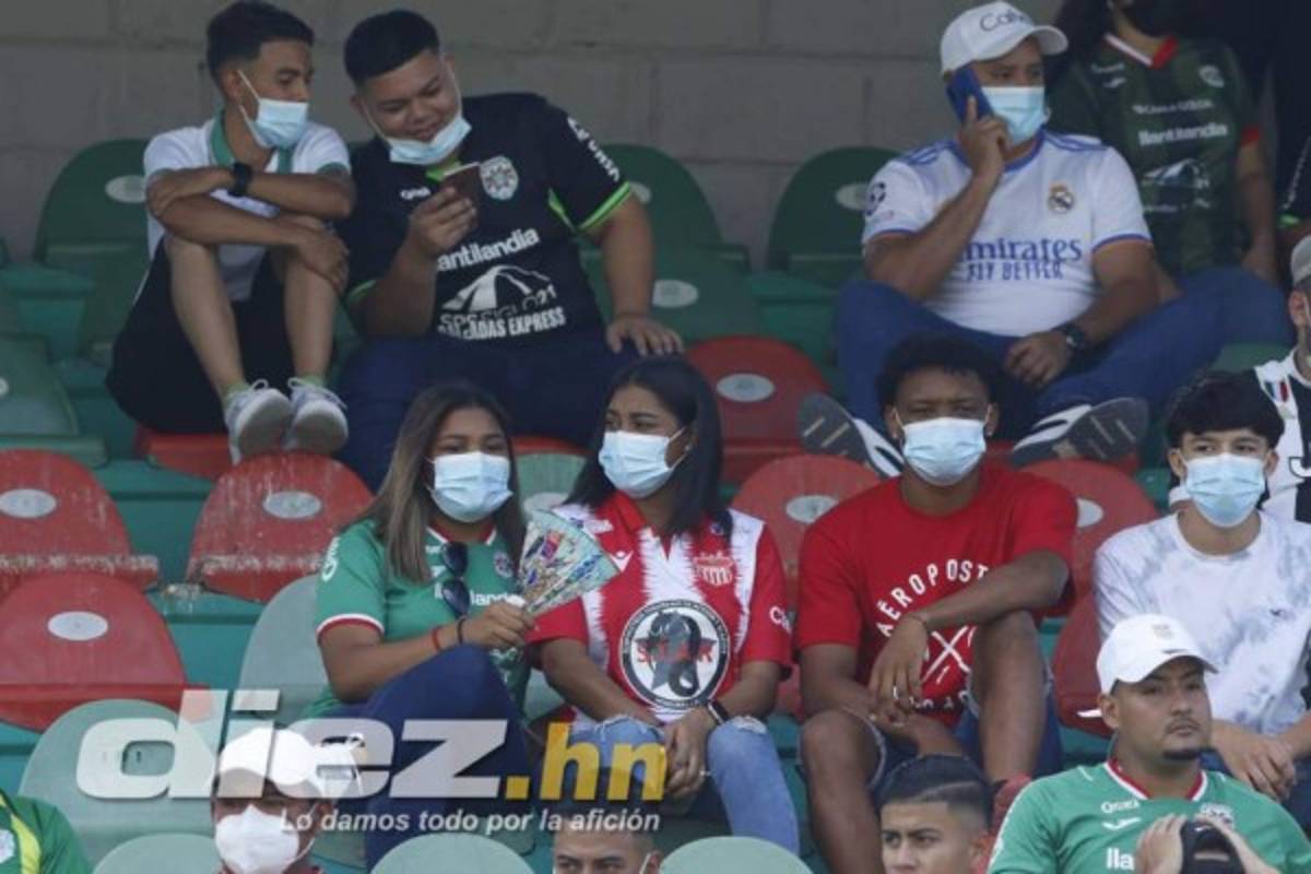 La foto de la celebración 'íntima' en el Yankel: lo que no viste en TV en el triunfo del Vida ante Marathón