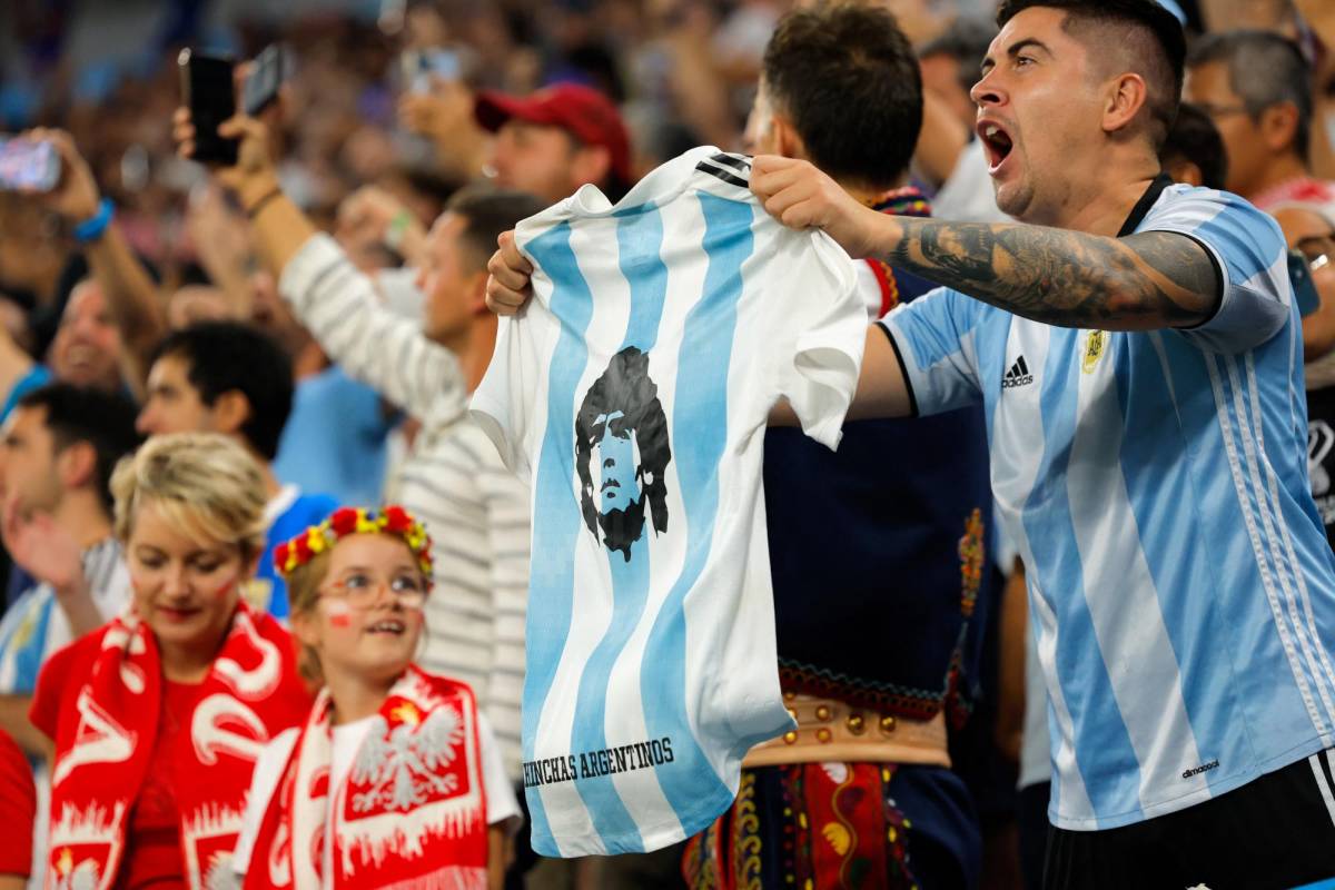 No se vio por TV: Hijos de Messi y sus relajos en el palco, el enojo de Antonela y el amigo de Maradona