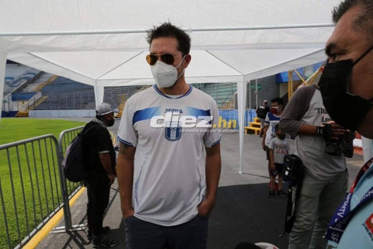 ¡Uno dio un beso con la mano al ataúd! Las famosos que llegaron a dar el último adiós a Chelato Uclés