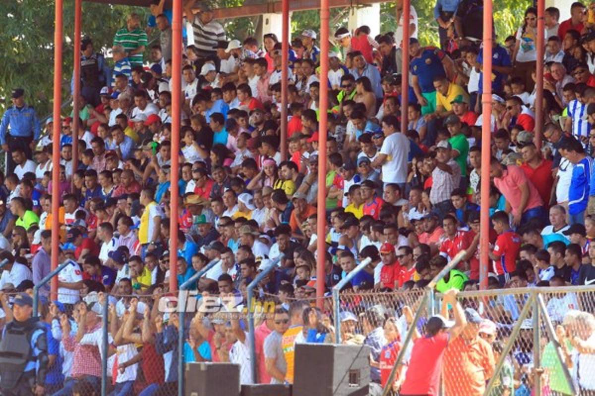 Fotos: Olimpia visita Danlí y provoca locura y llenazo en el Estadio Marcelo Tinoco