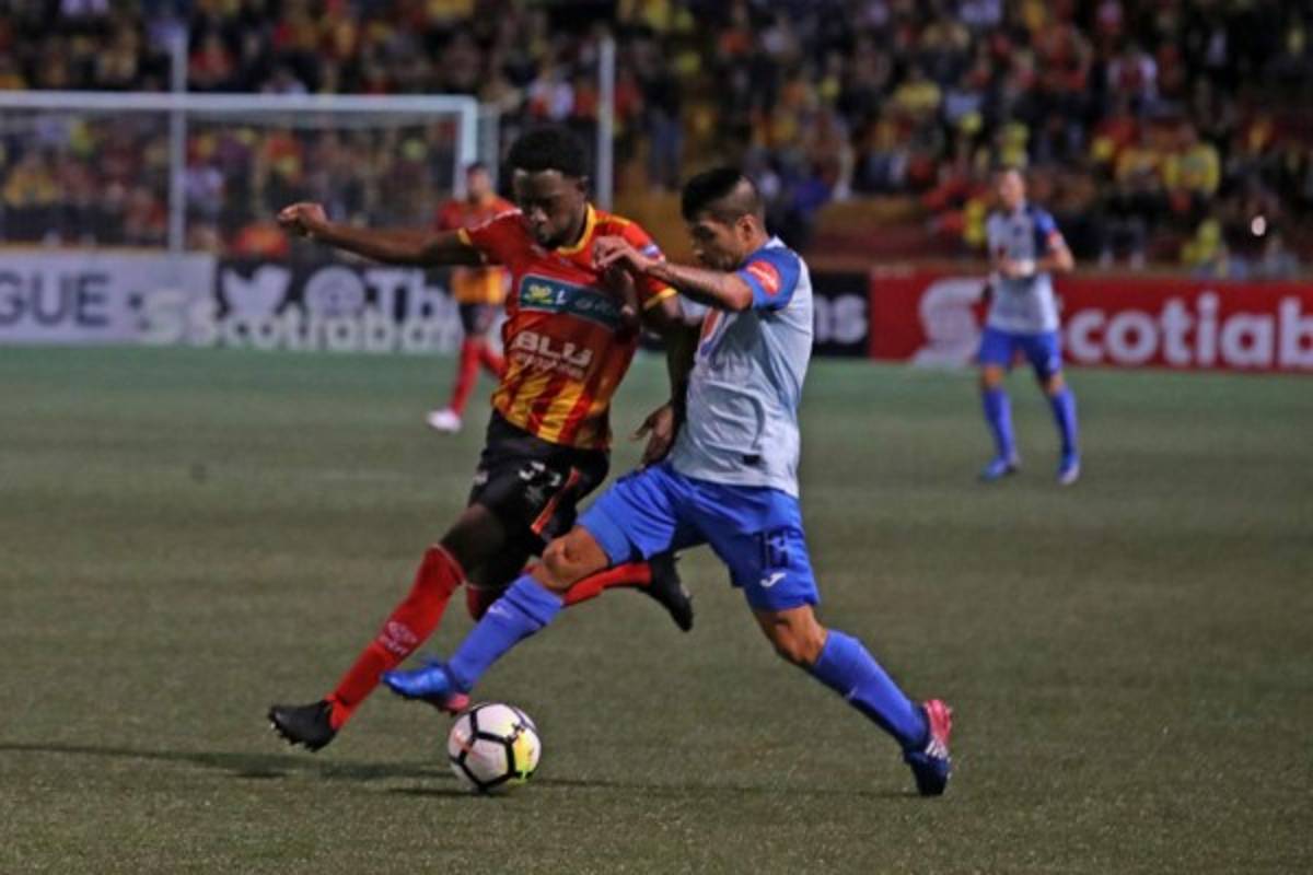 EN FOTOS: La angustia de Motagua en Costa Rica y así se las ingenió Jafet Soto