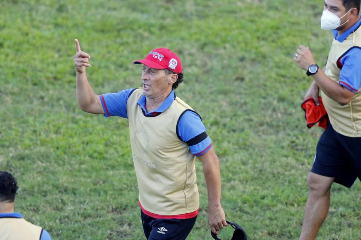 Pedro Troglio ganó los cuatro torneos en los que dirigió al Olimpia en Honduras.