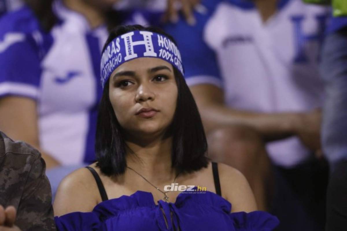 ¿Quién es la chica del maletín?; Las bellezas que adornan el Estadio Olímpico