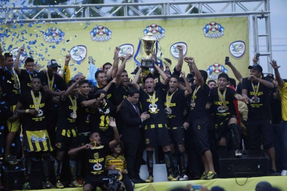 Las mejores fotos de los 87 años de historia del Real España  