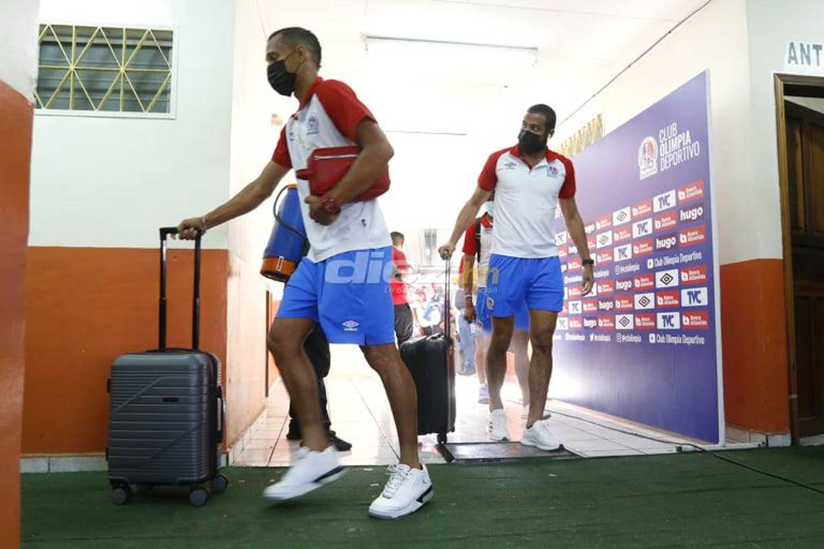 Pelea entre aficionados de Motagua, el saludo entre Vargas y Lavallén y la plática de jugadores de Olimpia y Real España