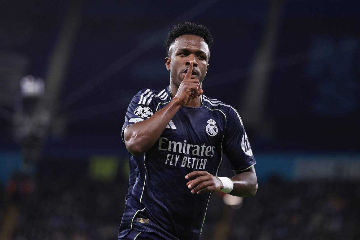 Vio la roja por primera vez, la burla de Vinicius al City y lo que ocurrió con Courtois; así fue la vuelta de Mbappé