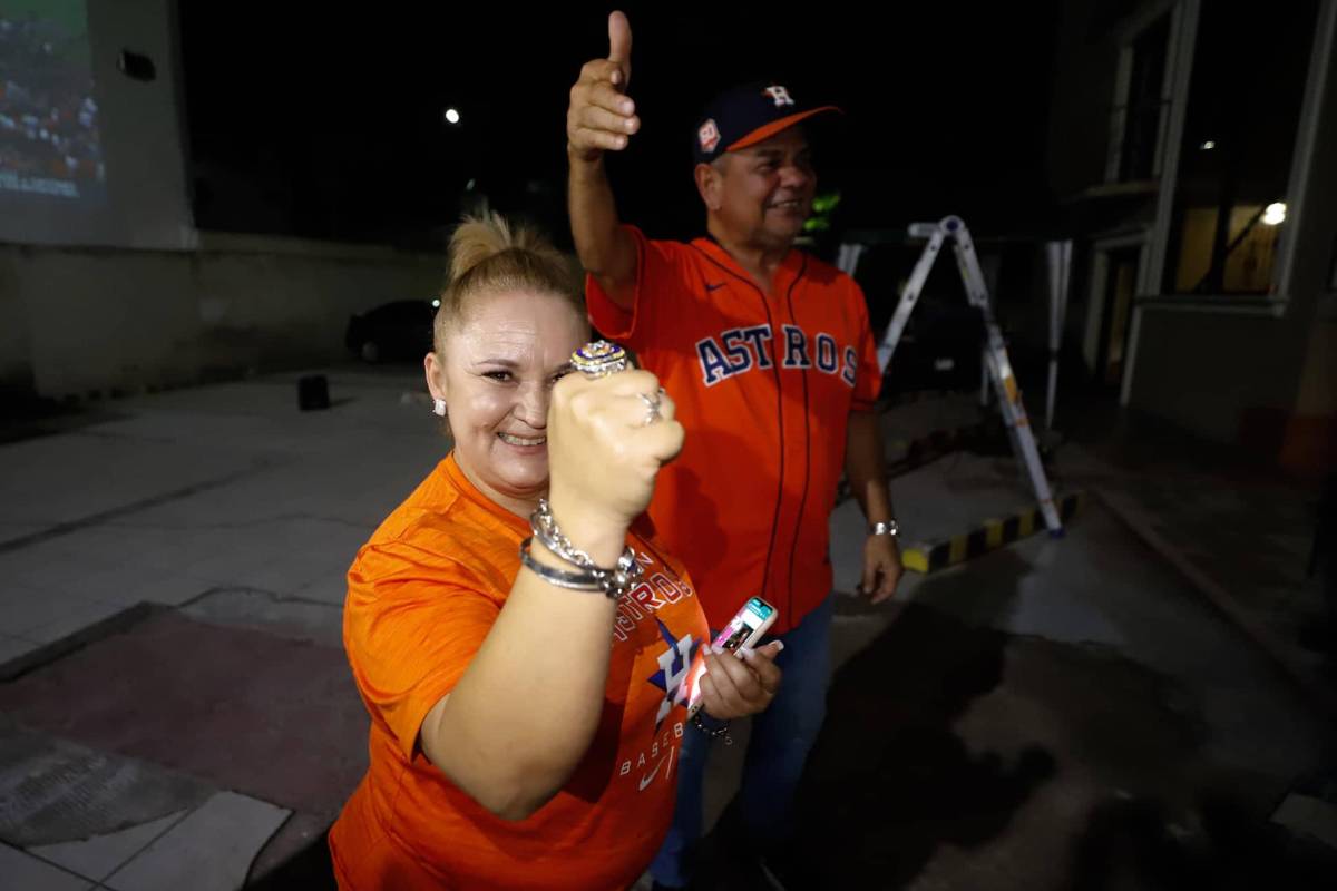 Muy emotivo: padre de Mauricio Dubón rompe en llanto celebrando la Serie Mundial en Tegucigalpa con seres queridos