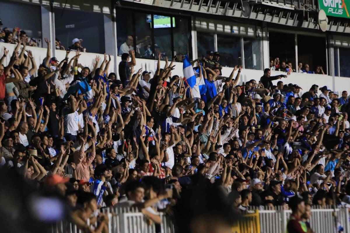 ¡Regresó la alegría! Llenazo en el Nacional, la frustración de Luis Palma y dos jugadores anotaron su primer gol con Honduras