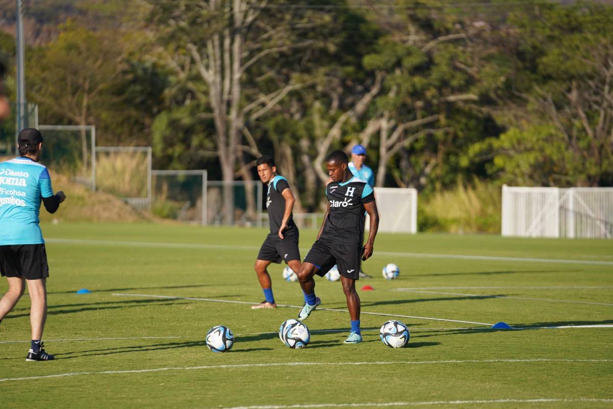 Así fue el segundo día de trabajo de la Selección de Honduras: El jugador que se incorporó y entrenaron a puerta cerrada