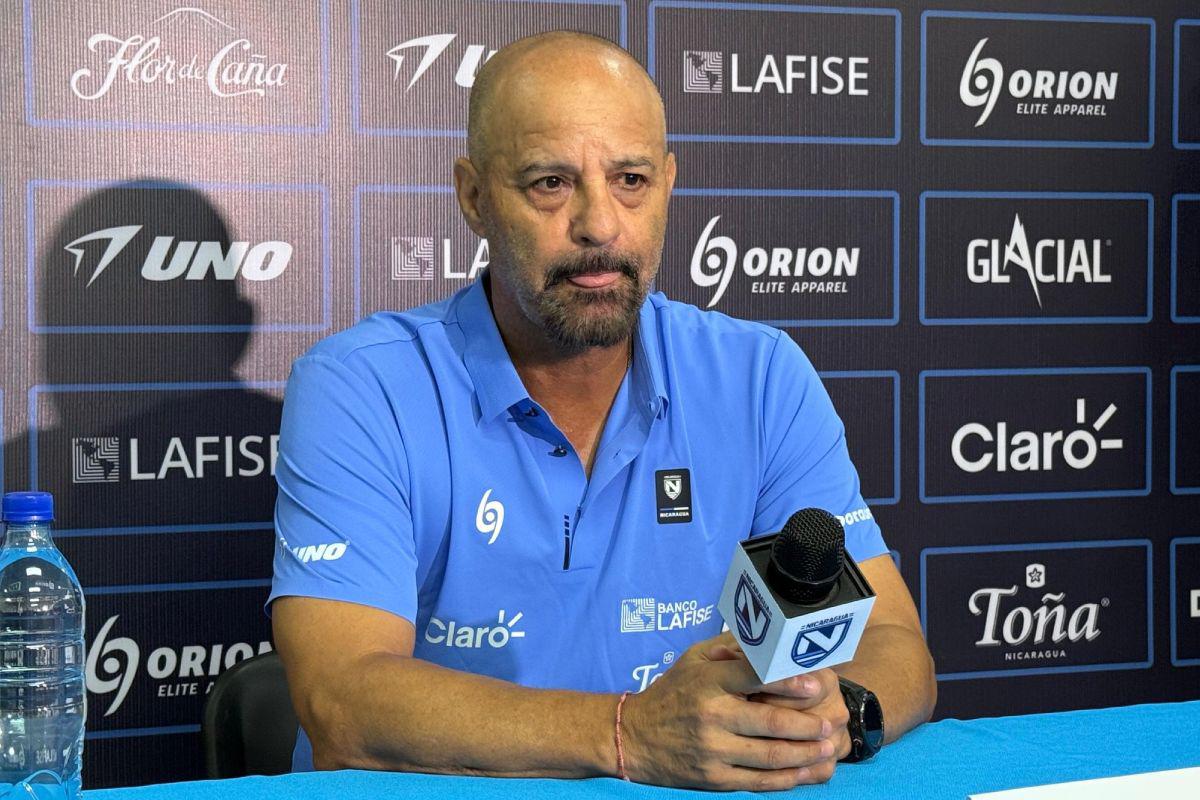 ¿Quién es el Fantasma Figueroa, el polémico técnico que quiere dejar a Honduras sin Mundial?: llamó estúpido a un periodista y su resentimiento