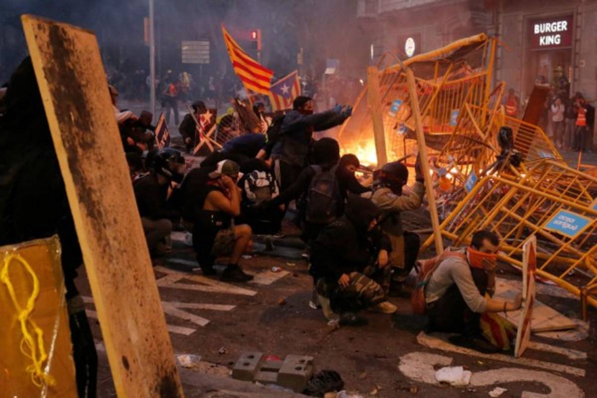La noche violenta que hubo en Barcelona: Más de 180 heridos por protestas independentistas
