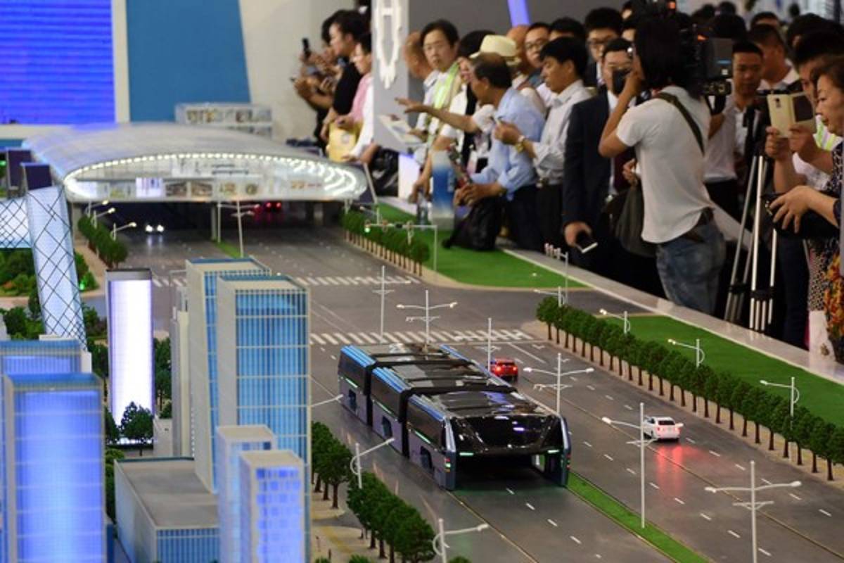 ¡Espectacular! Así es el autobús de tránsito eleveado que se inaugura en China