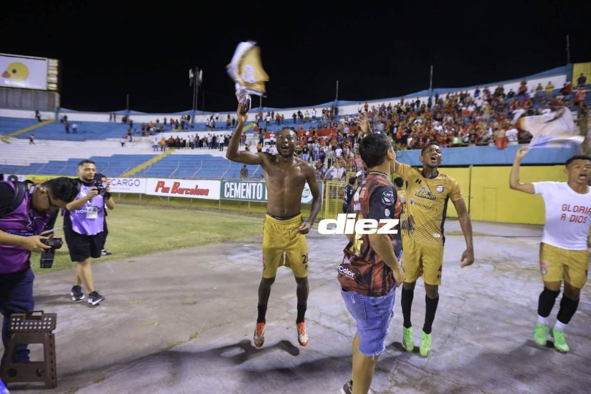 ¡Choloma es de primera! Chato Padilla rompió en llanto, locura del presidente y la plantilla celebró por alto