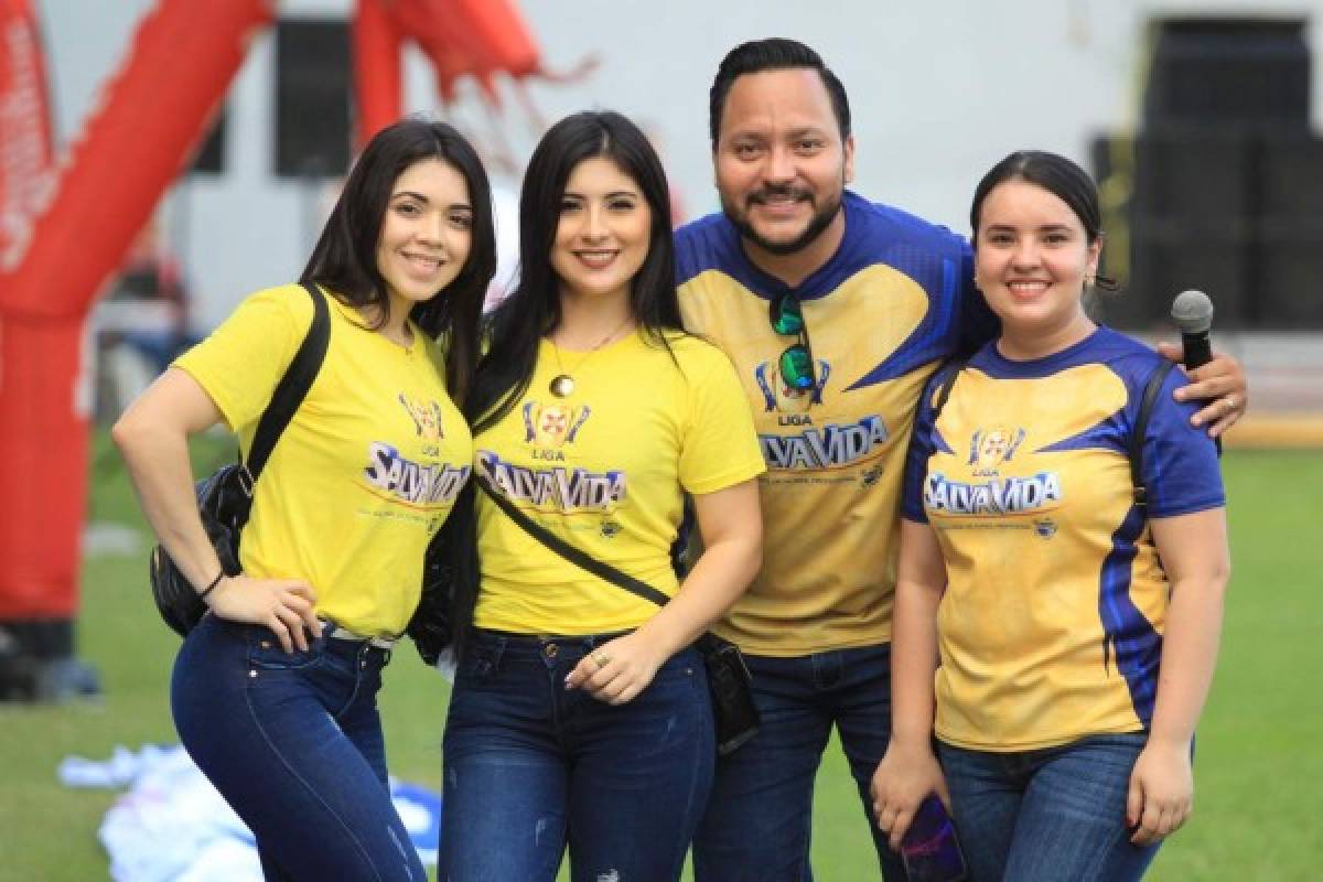 Olimpia desborda la locura de sus fanáticos en el Estadio Morazán