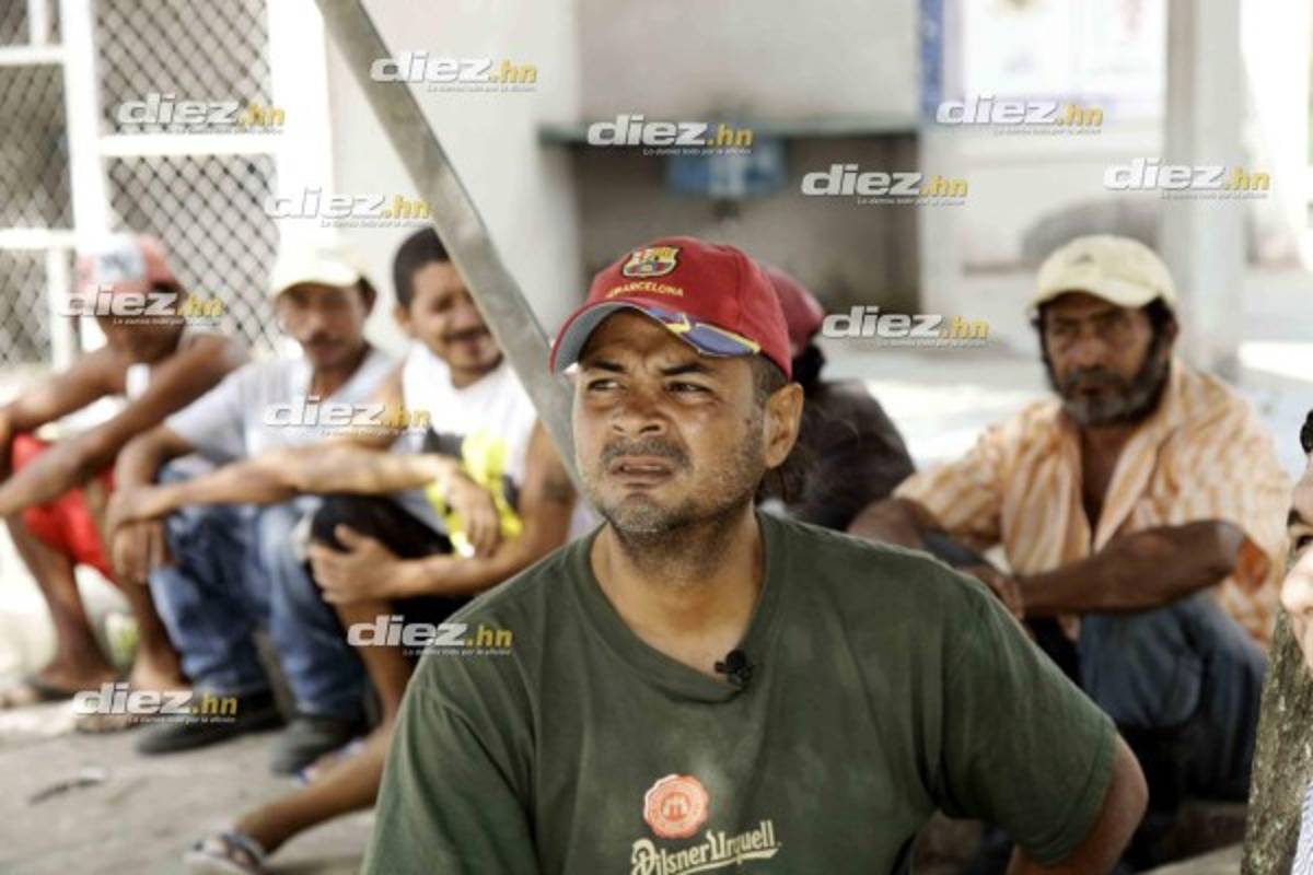 FOTOS: Así vive en la calle ex futbolista Alexis Duarte