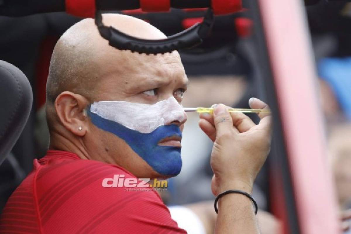 ¡Belleza y colorido! Ambientazo catracho en las afueras del Red Bull Arena para el Olimpia vs. Motagua