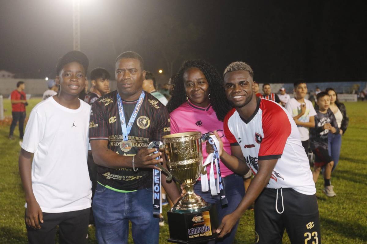 ¡Se adelantó el carnaval en Siguatepeque! Atlético Independiente festejó por todo lo alto su título en la Liga de Ascenso de Honduras
