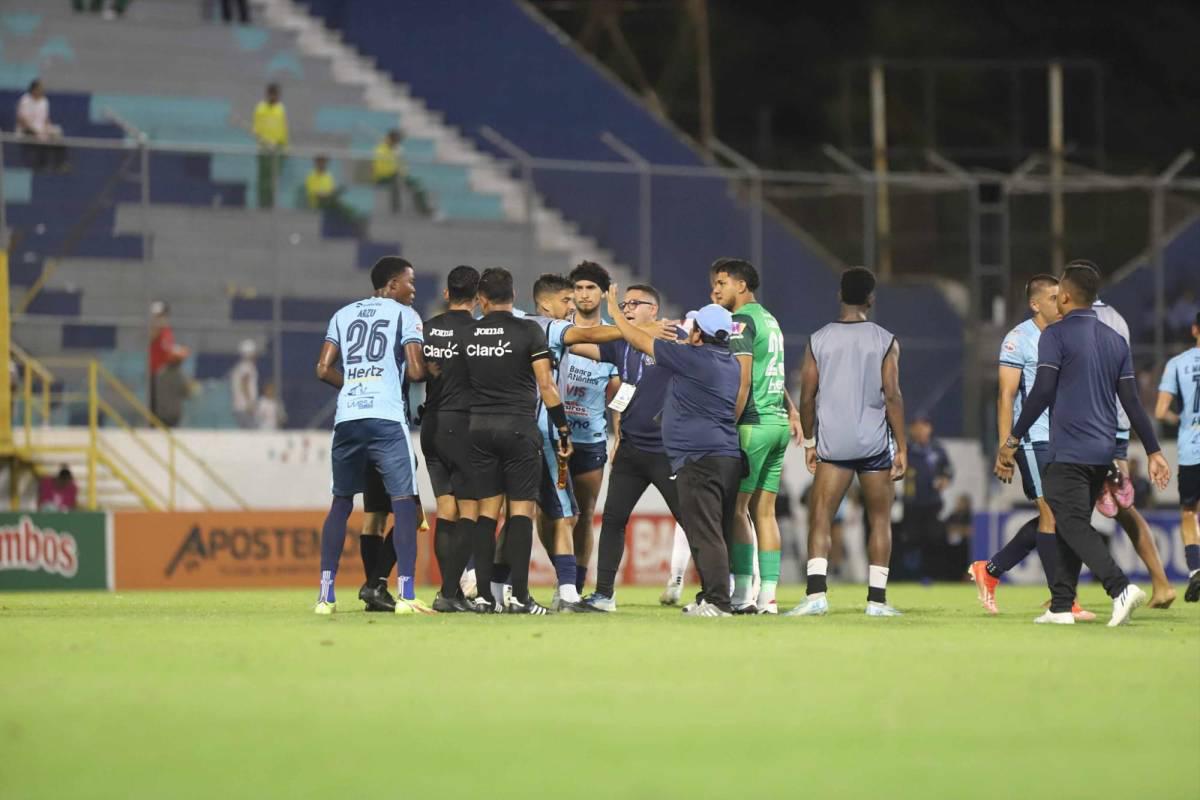 El gesto de Gabriel Araújo que Olimpia aplaude, la bronca que se dio en la remontada y el enfado del Albo con Génesis