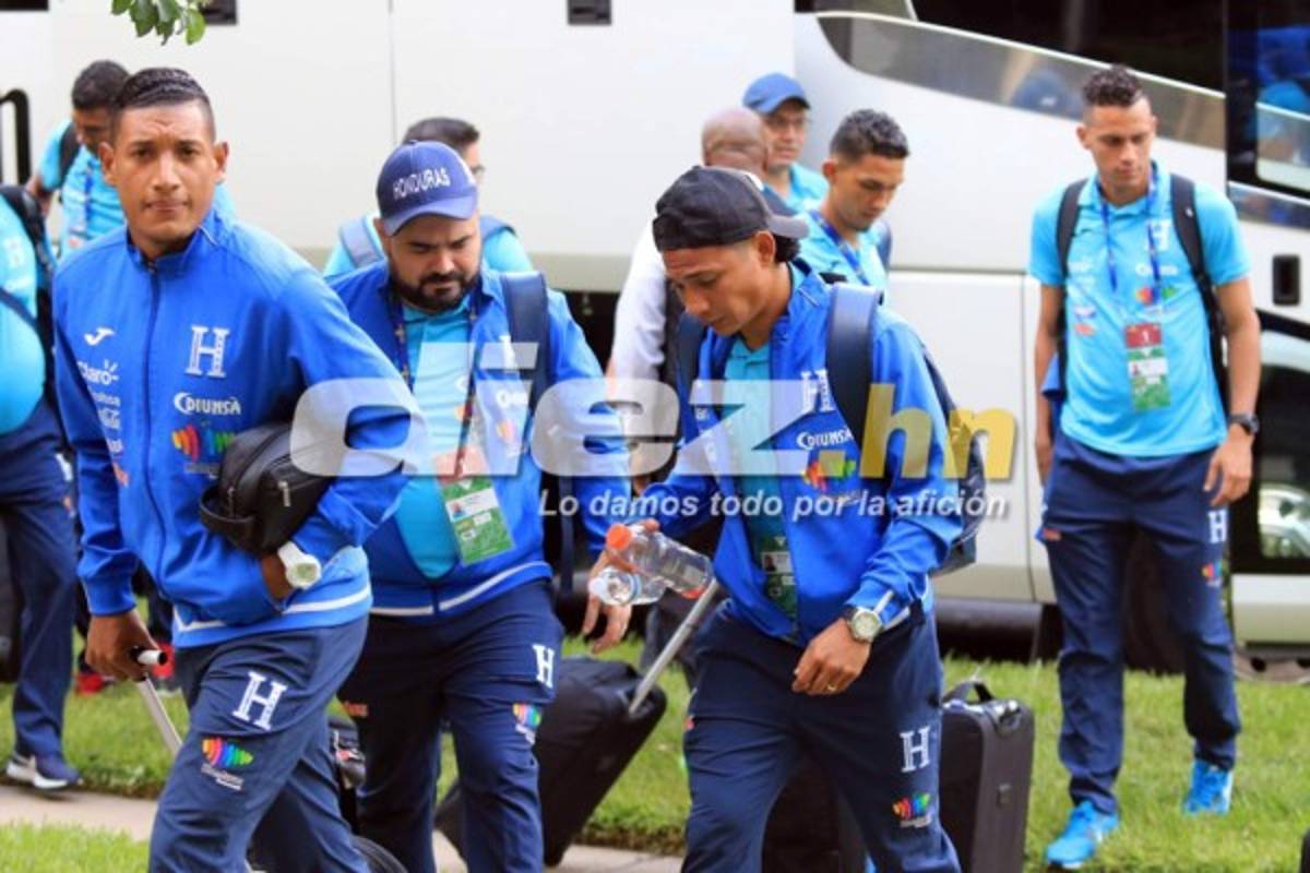 ¿Quién es la chica del tatuaje? Las imágenes de la llegada de Honduras a Houston  