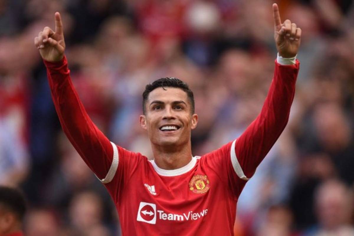 El regreso de Cristiano Ronaldo con el Manchester United: dos goles, vuela en Old Trafford y la emoción de su mamá
