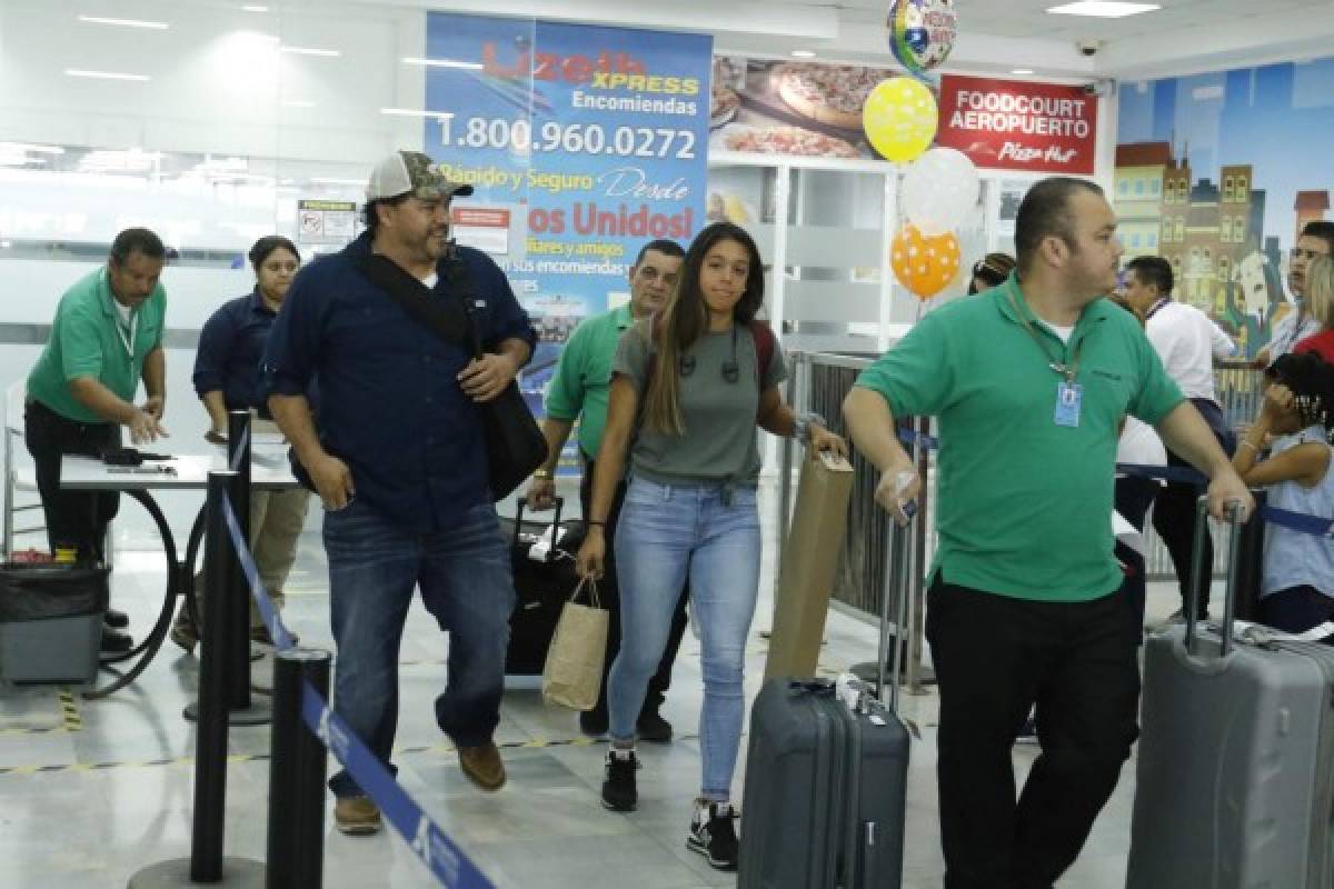 Elexa Bahr llega a Honduras para vacacionar... así luce la hermosa futbolista catracha