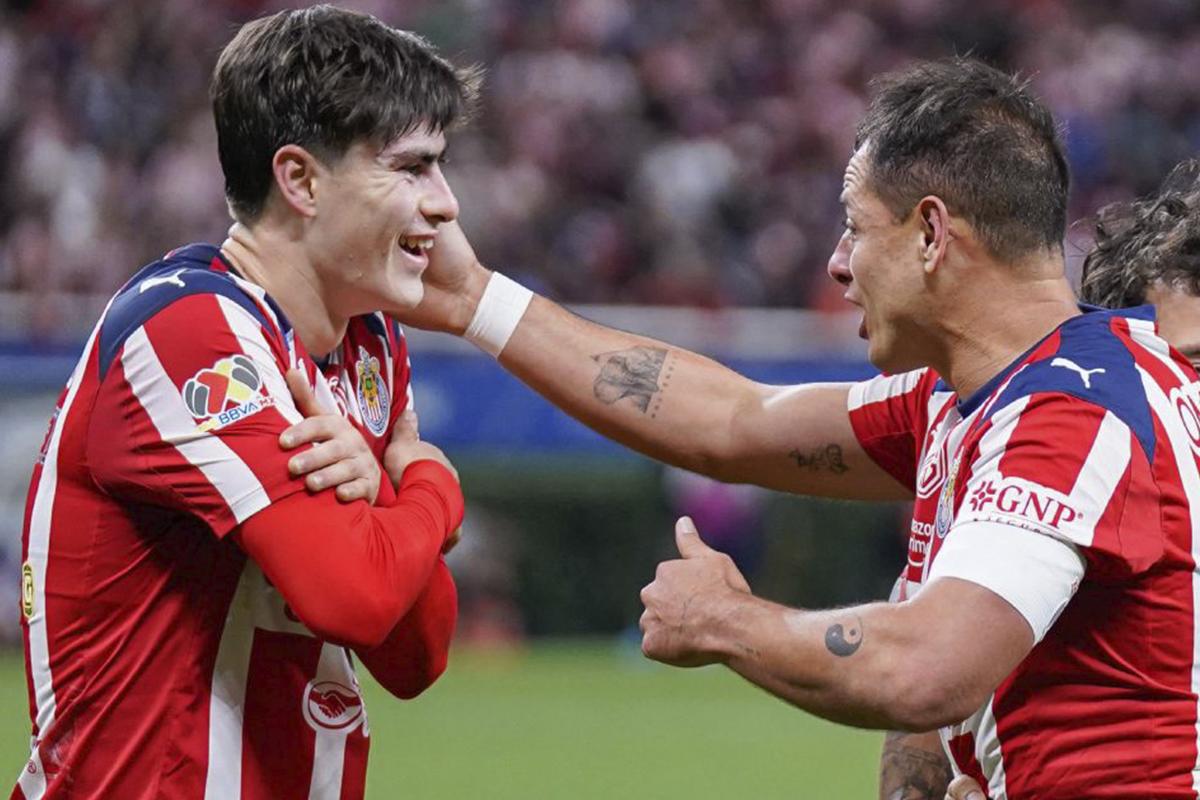 ¿Chicharito se retira por ESPN? Lo que se sabe del delantero mexicano tras finalizar su historia en Chivas