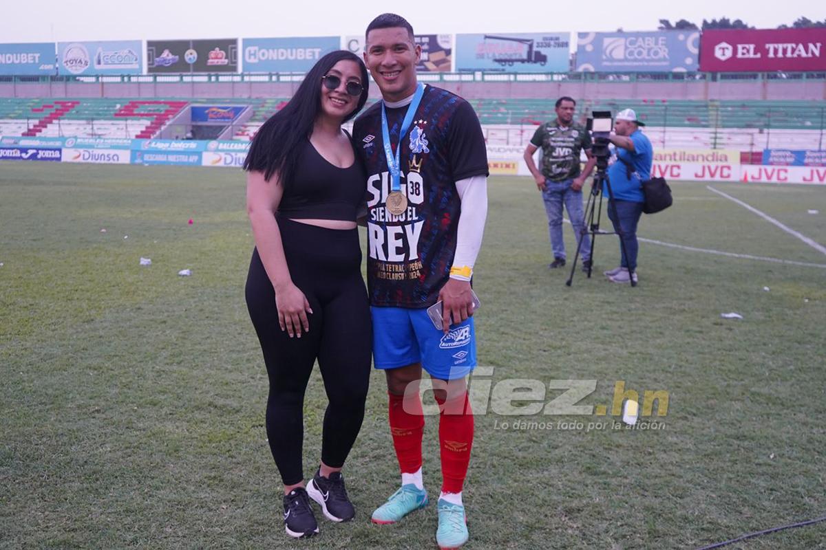 Olimpia se coronó en el Yankel: Menjívar y Beckeles festejan con puros, locura de Araújo y los que celebraron con sus novias