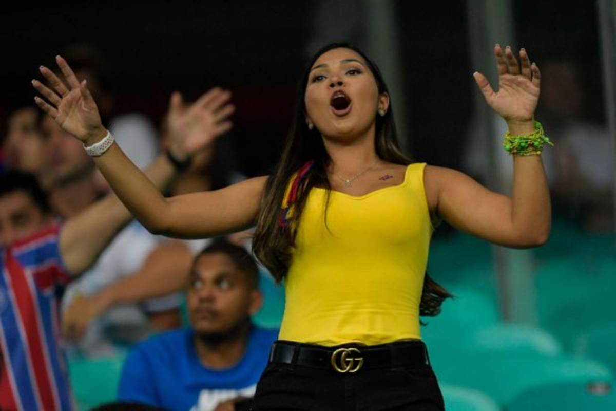 Argentina: El dolor de Messi y la sexi aficionada en la derrota ante Colombia en la Copa América 2019