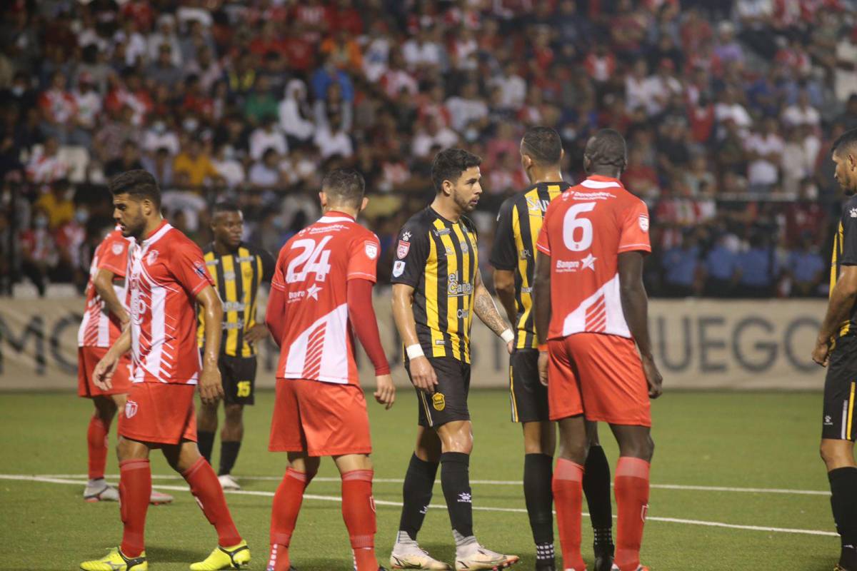 Sin mayores emocionates, Real Estelí y Real España empataron sin goles por la Liga Concacaf. FOTO: RCDE