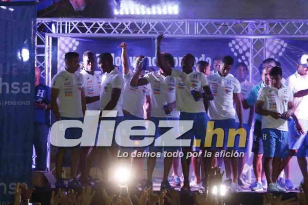 FOTOS EN CHOLOMA: El baile de Pinto, la selfie de Costly y el hombre vestido de mujer