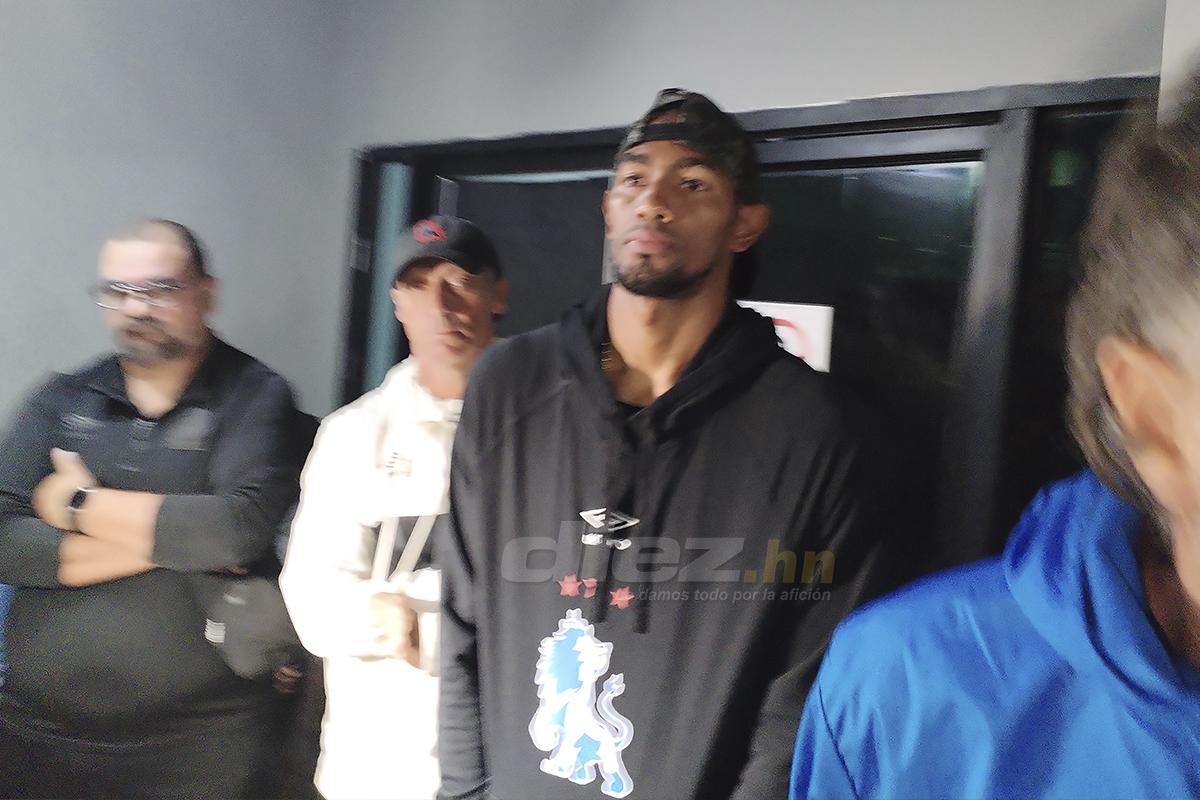 El último adiós: Olimpia viajó a La Ceiba para despedirse de Demetri Gordon, delantero que murió tras fatal accidente