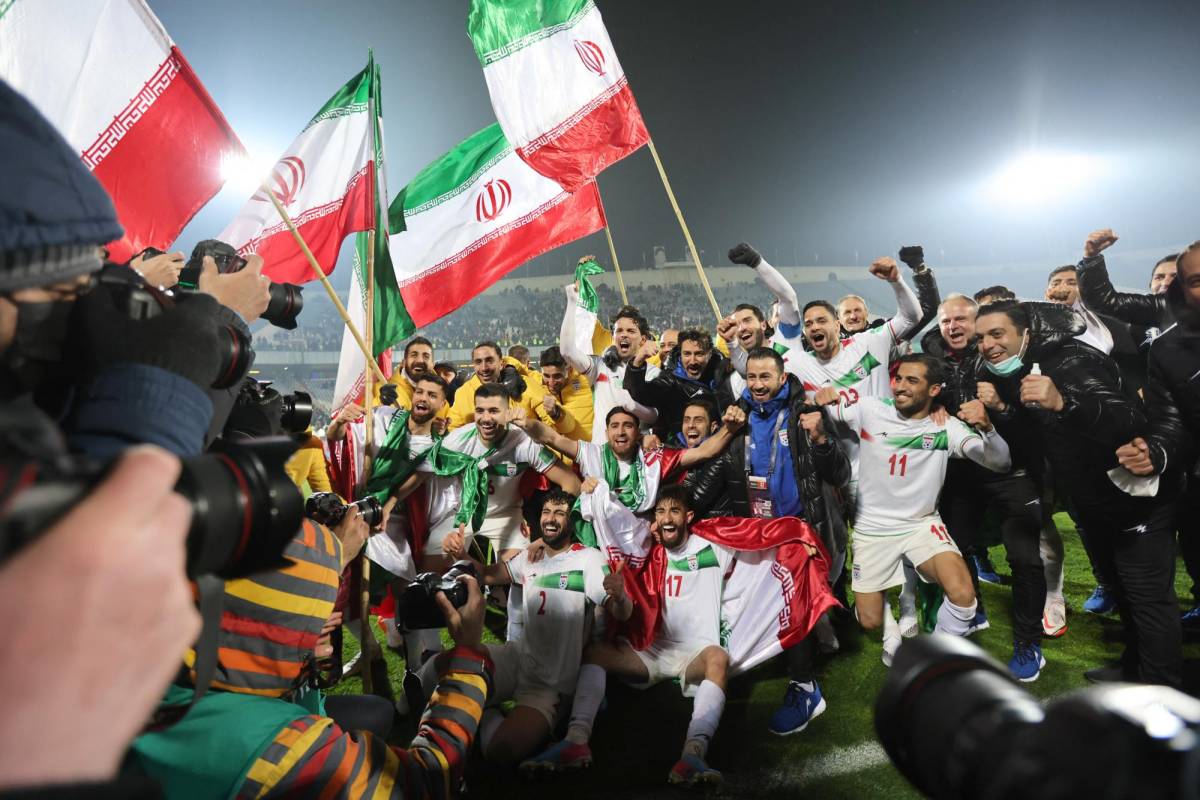 Locura total en la selección de Irán que se une a los 13 países que ya tienen su boleto al Mundial.