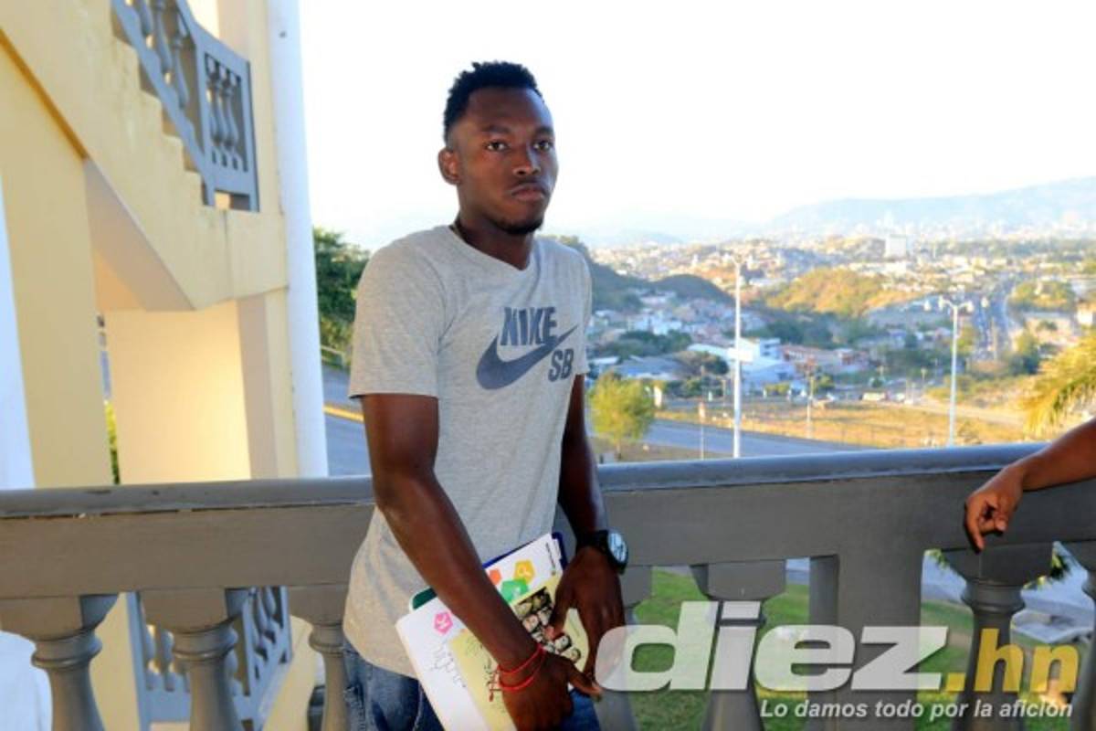 Así es la vida del delantero Alberth Elis en la Universidad