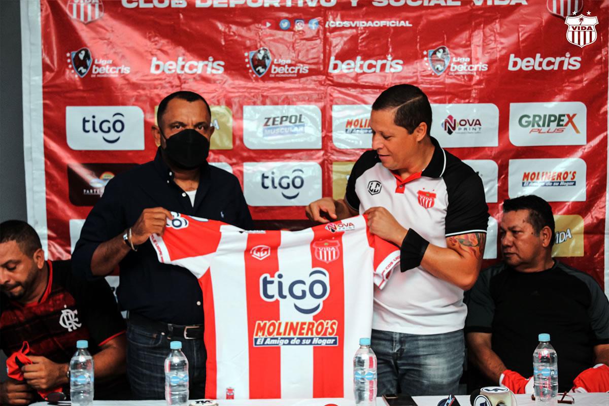 MERCADO: Motagua amarra cuatro fichajes y tiene bajas, Olimpia con una alta y Marathón contraataca y busca jugadores en el nido