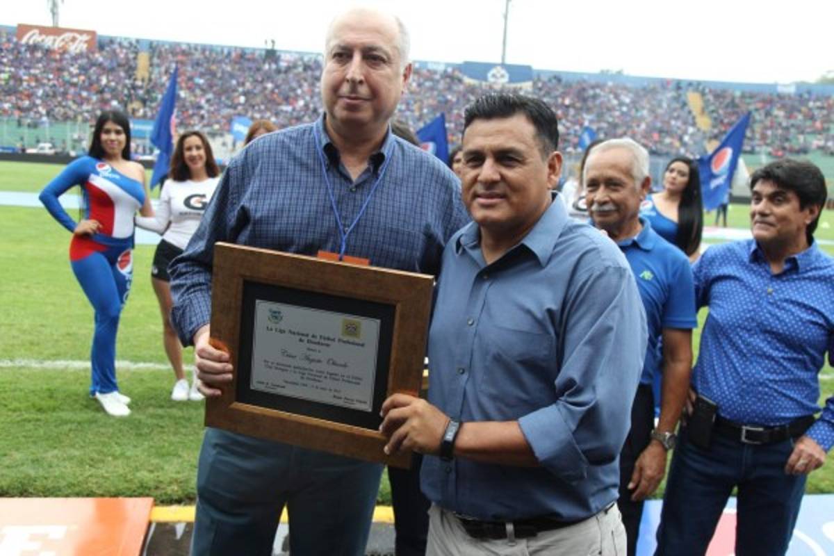 ¡NO SE VIO EN TV! Polémica, fiesta de los niños y homenajes en Motagua