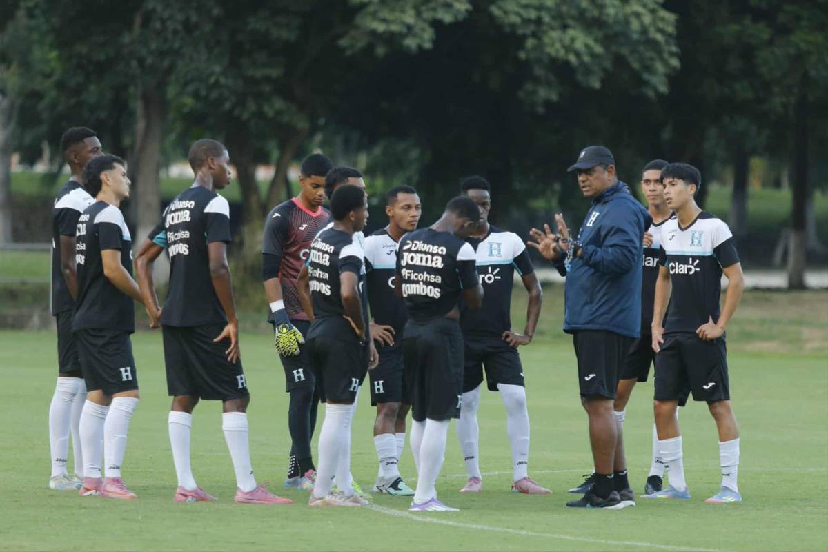 La Sub 17 de Honduras afinó detalles para viajar a Qatar: La exfigura de la 'H' que llegó a hablar con Luis Suazo y los niños pidiendo autógrafos