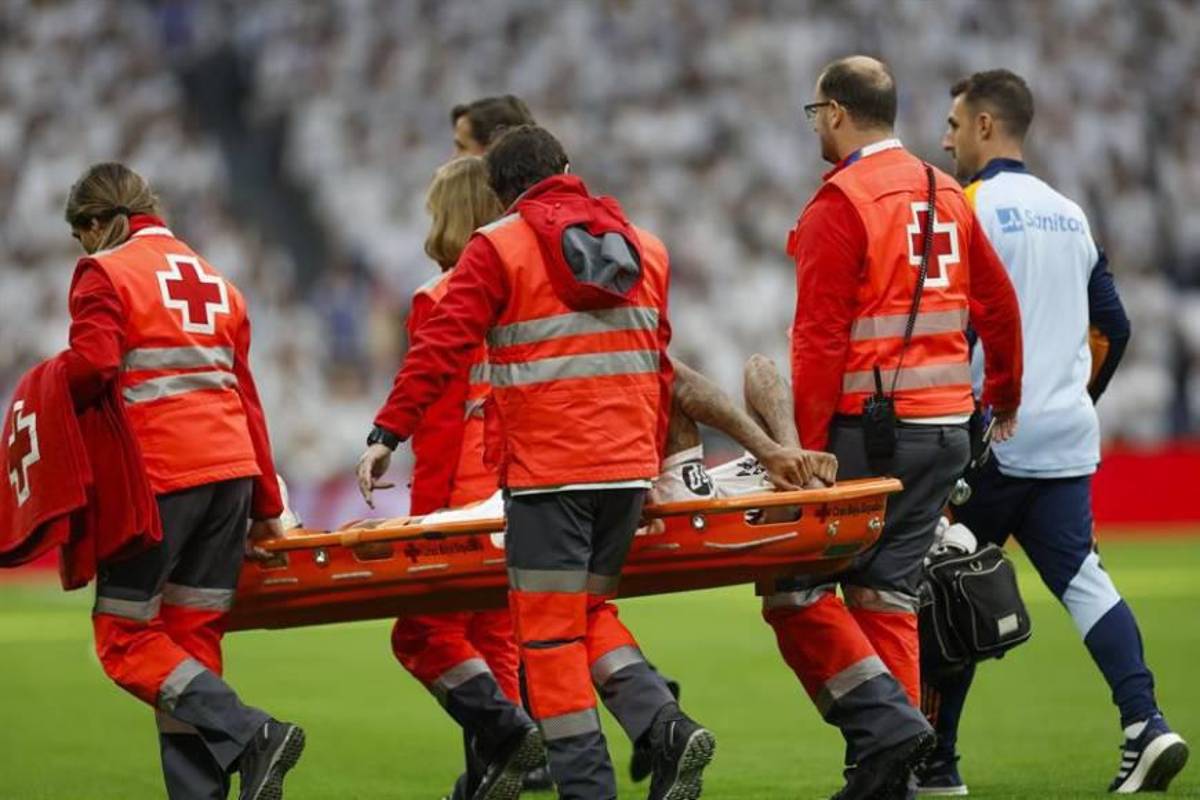 Guti señala el fichaje para reemplazar a Militao, el gesto de Vinicius y la pesadilla del Real Madrid