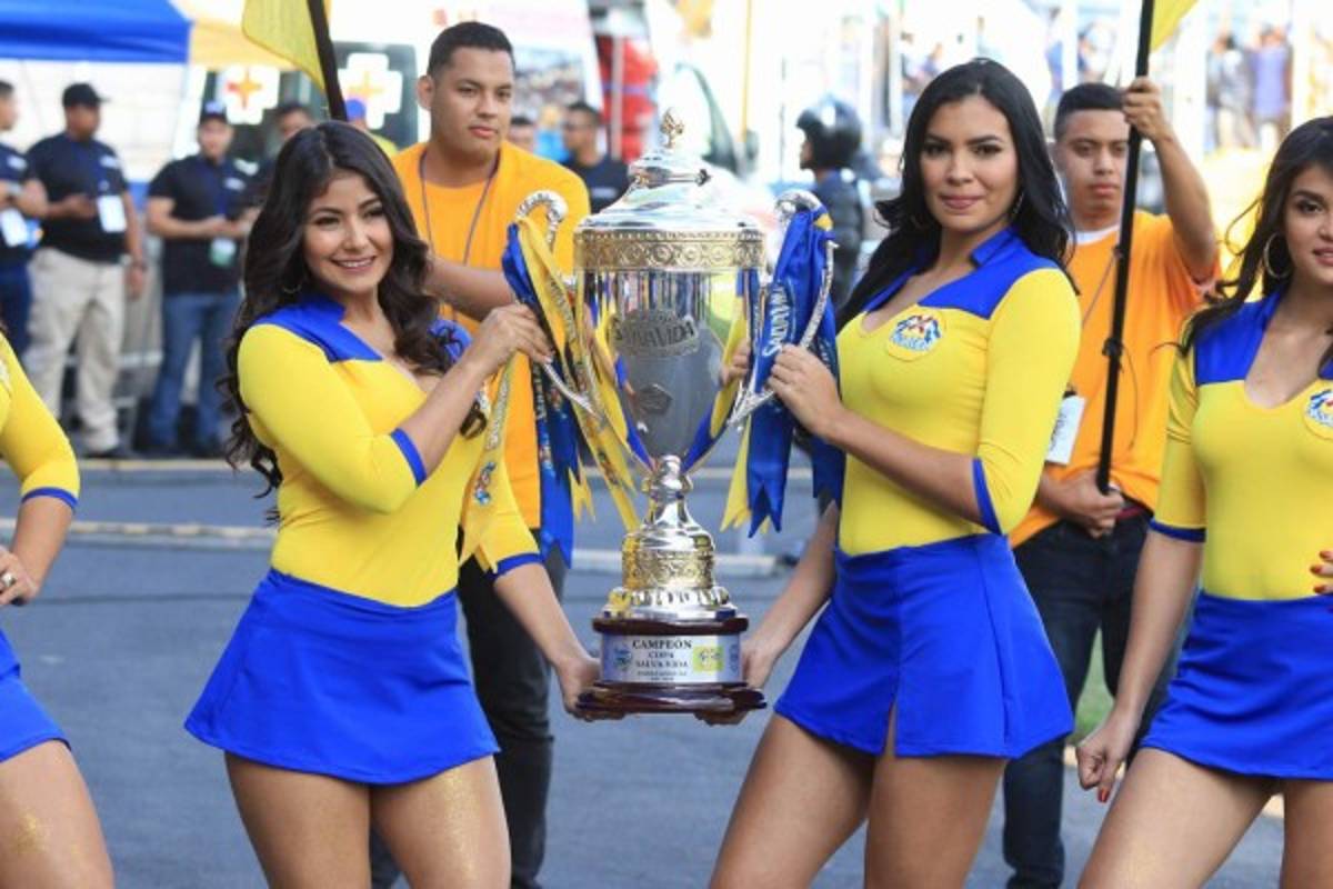 ¡Bellezas! Las mujeres que le dieron el toque lindo a la final Motagua-Real España