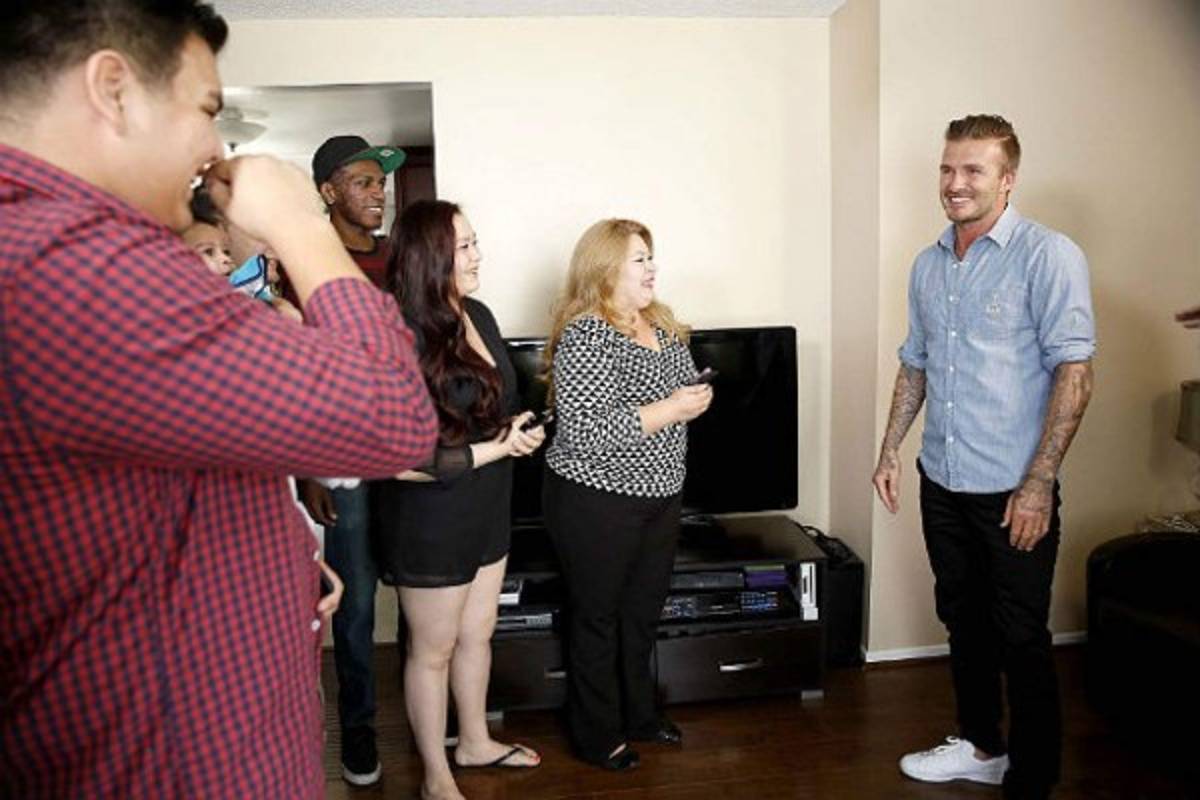 FOTOS: Así emocionó David Beckham a esta familia al donarles 100 mil dólares