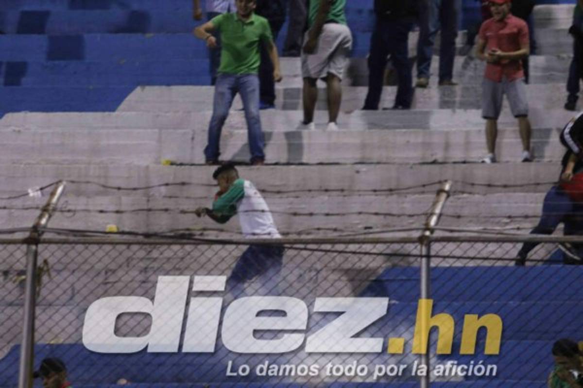 Impactantes imágenes: Terror y drama en el estadio Morazán tras actos vandálicos