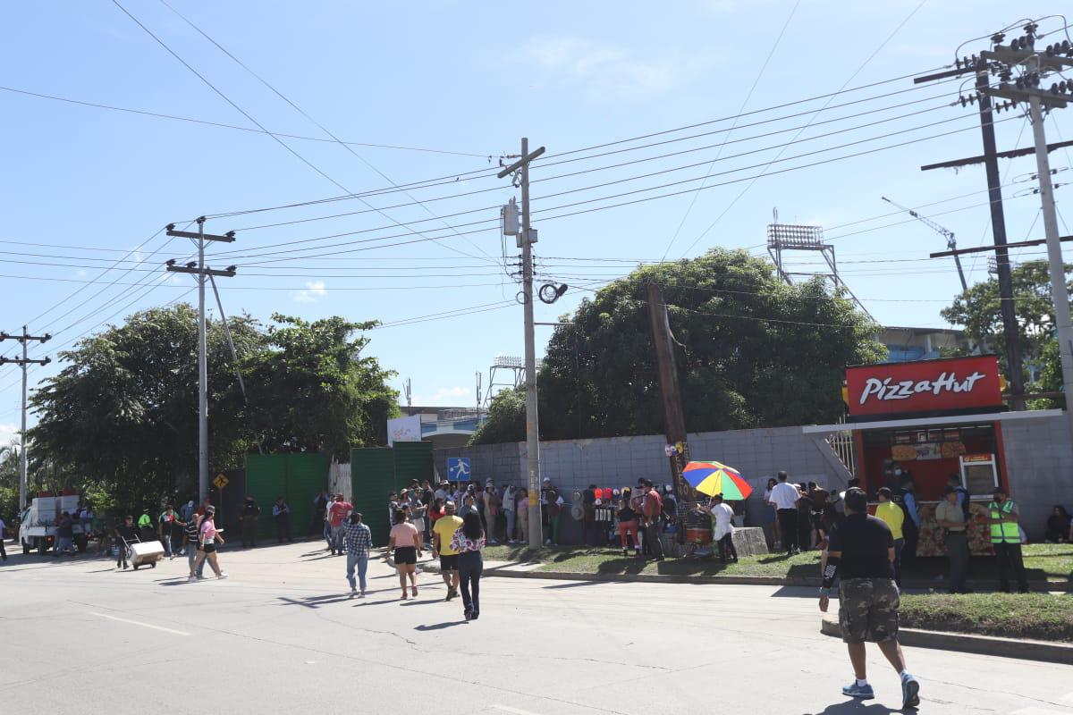 Bad Bunny ya hace del Olímpico de San Pedro Sula una fiesta que se estima sobrepase cualquier partido de eliminatoria mundialista