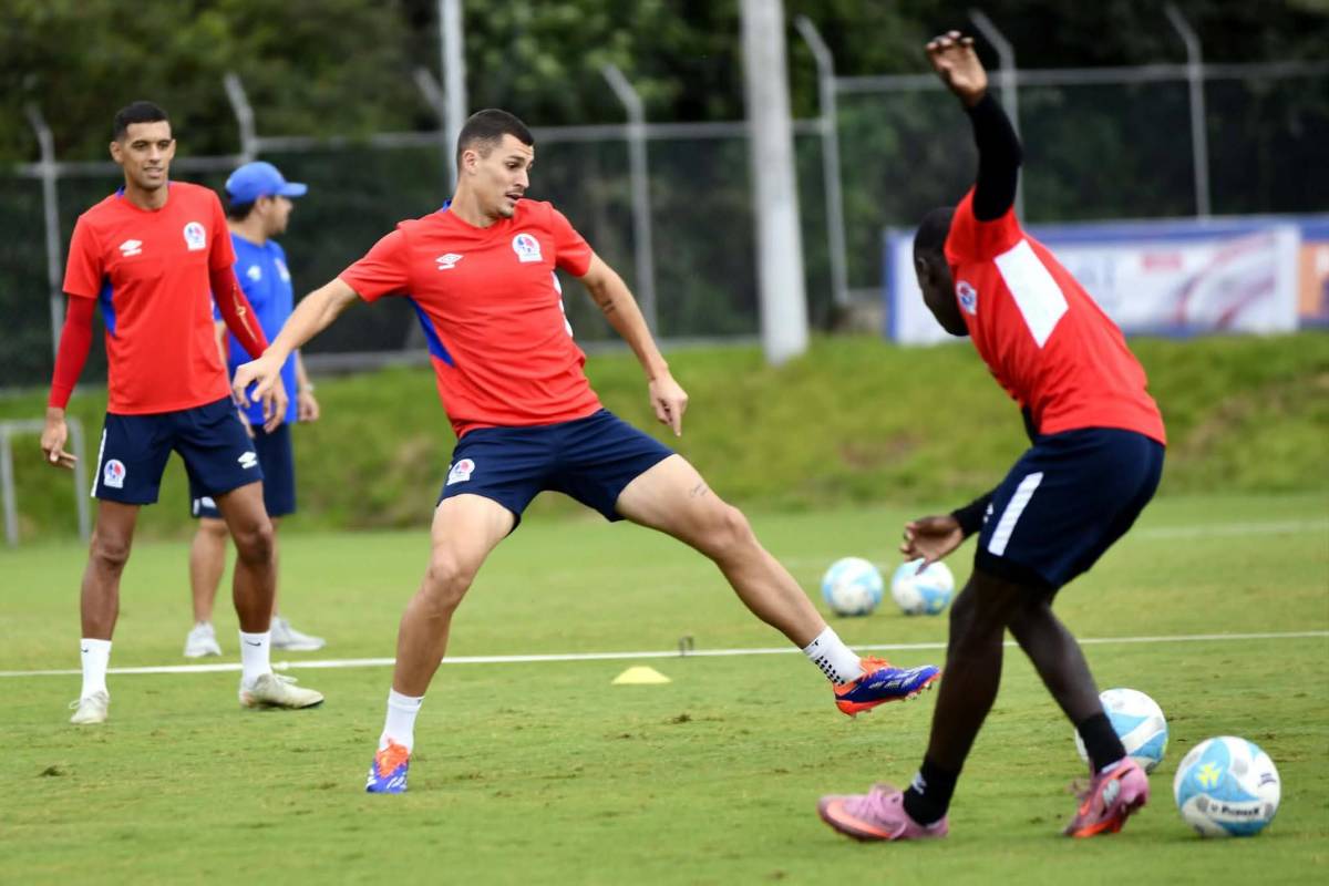 Dos ausencias importantes y el nuevo fichaje que luce el Olimpia: así se vivió el entreno del León en el CAR