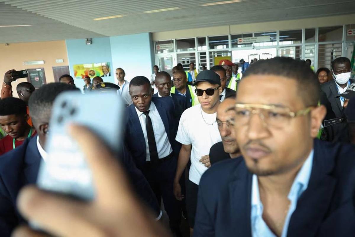 La respuesta de Mbappé sobre su futuro desde Camerún; causó locura en su primera vez que visitó la tierra de su padre