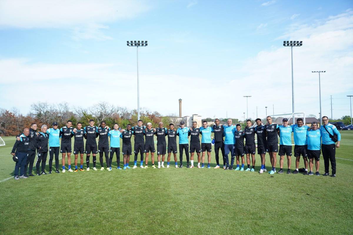 Foto especial por el Día del Padre y dos jugadores trabajaron aparte: Así fue el nuevo entrenamiento de Honduras
