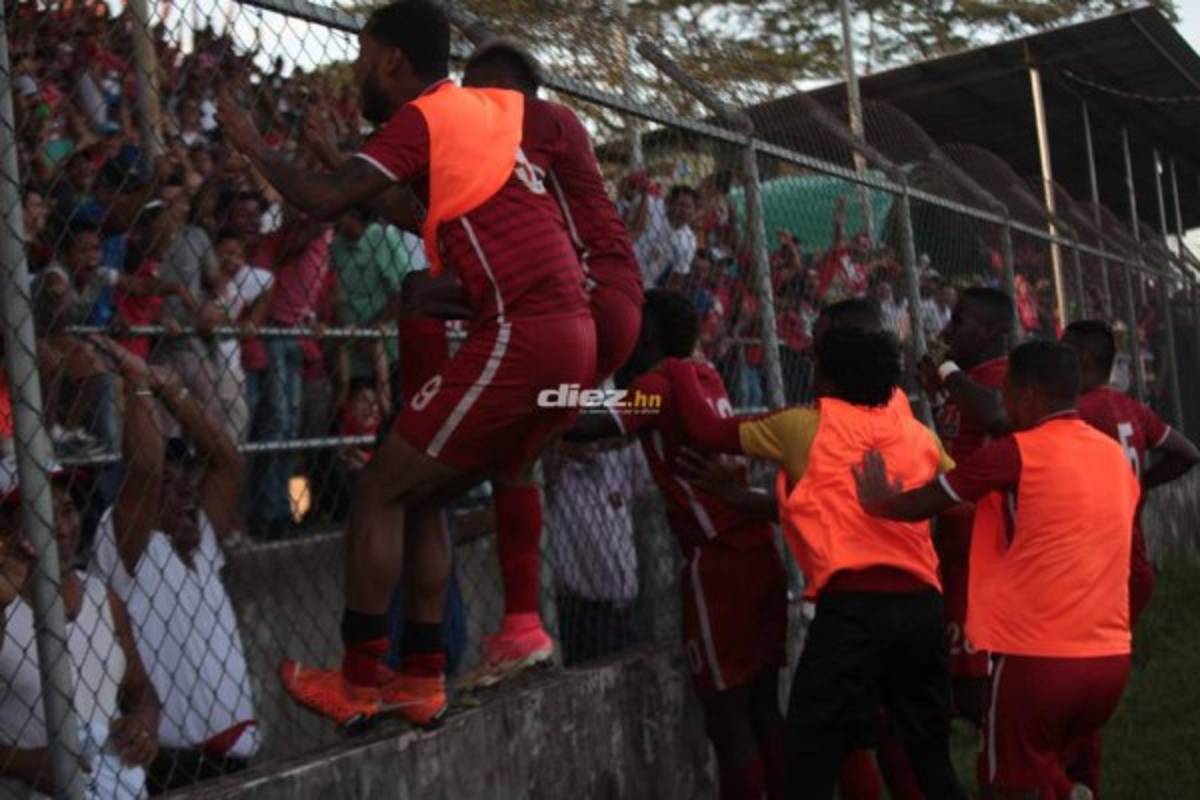 Las imágenes imperdibles del título de Real Sociedad en la Liga de Ascenso