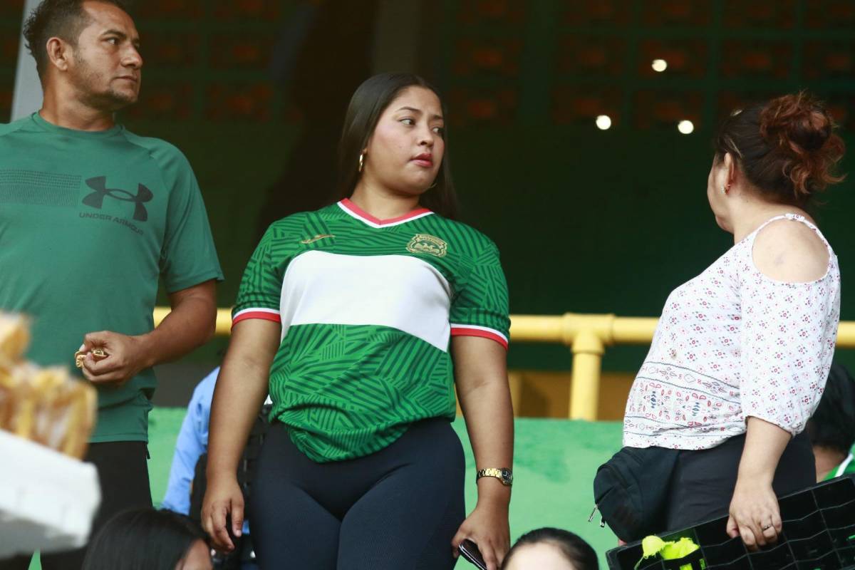 Bellas chicas del Marathón enamoran en el Morazán y la estrella que estará en palco