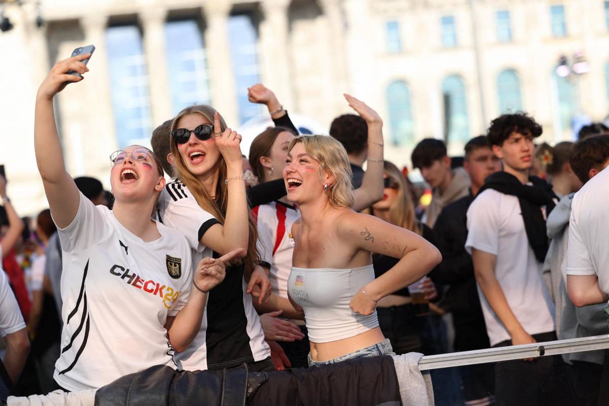 ¡Qué belleza! Las mujeres más guapas de la Eurocopa 2024: sexy fanáticas que enamoran en los estadios