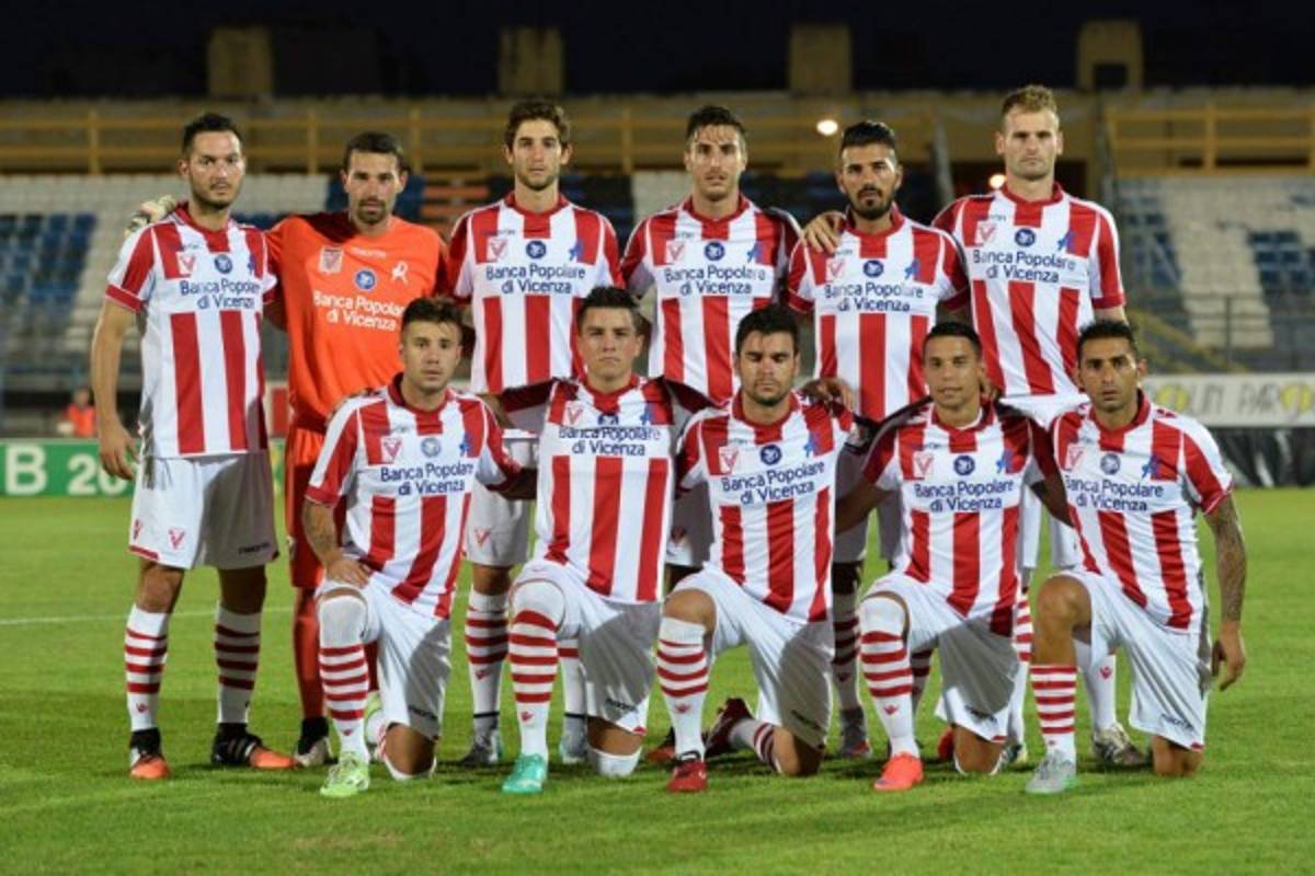 ¡INCREÍBLE! Históricos equipos campeones que ahora juegan en divisiones inferiores