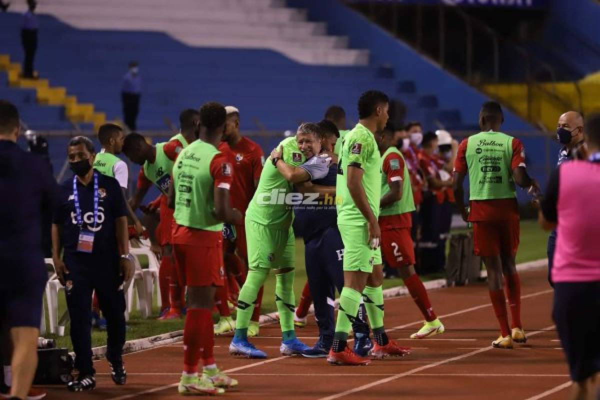 Las impactantes y desgarradoras fotos de los futbolistas de Honduras en el Olímpico y el júbilo de los panameños